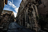 Tivoli - Via del Colle con i resti della romana Porta Maggiore.